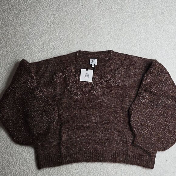 922 NWT DRA LOS ANGELES CYNTHIA FLORAL APPLIQUE SWEATER COCOA SZ LARGE - Picture 3 of 8